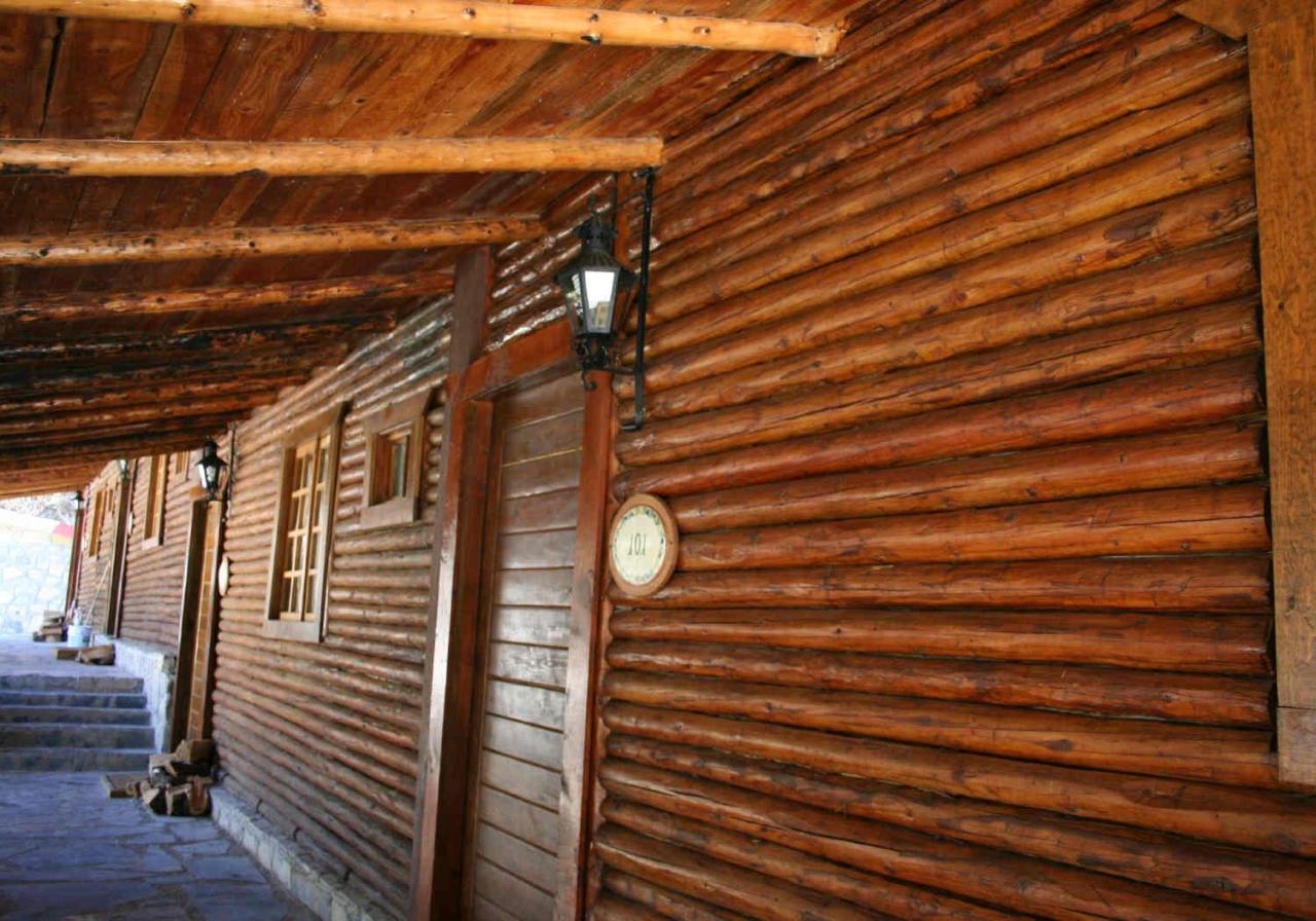 Hotel Bosques De Monterreal San Antonio de las Alazanas Exteriér fotografie